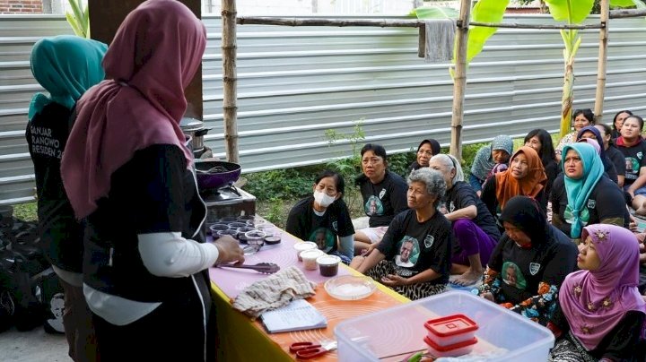 Latihan pembuatan kue 