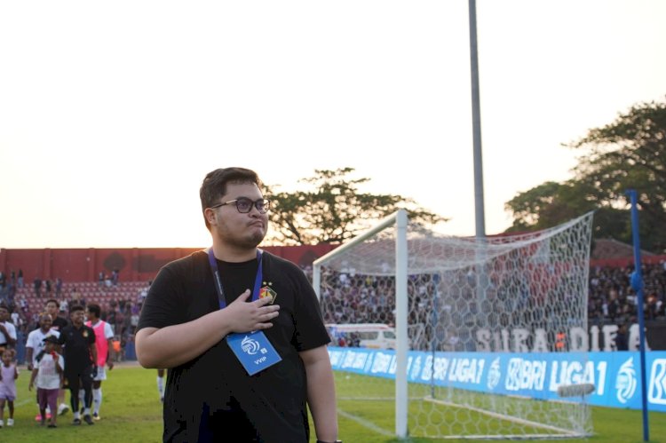 Hanindhito Himawan Pramana alias Mas Dhito saat melihat pertandingan Persik Kediri vs Arema FC/ist