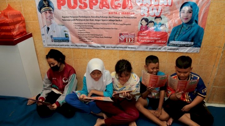 Teks foto: Sosialisasi dan edukasi tentang program ketahanan remaja/ist