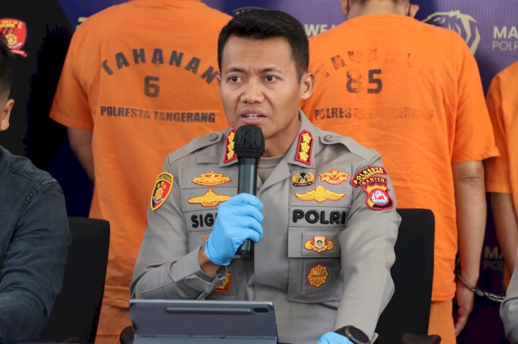 Kapolresta Tangerang, Kombes Pol Sigit Dany saat memimpin Press Conference penangkapan 4 orang pelaku ganjal ATM/Ist