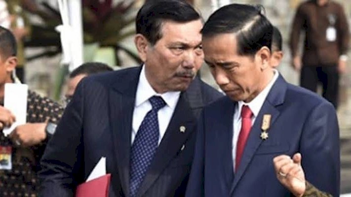 Menteri Koordinator Bidang Kemaritiman dan Investasi, Luhut Binsar Pandjaitan dan Presiden Joko Widodo/Net