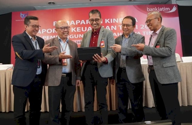 Jajaran direksi Bank Jatim/Ist