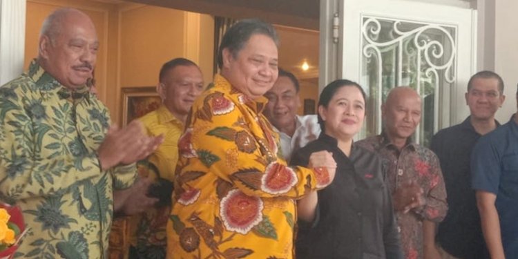 Ketua Umum Partai Golkar Airlangga Hartarto dan Puan Maharani salam komando/RMOL