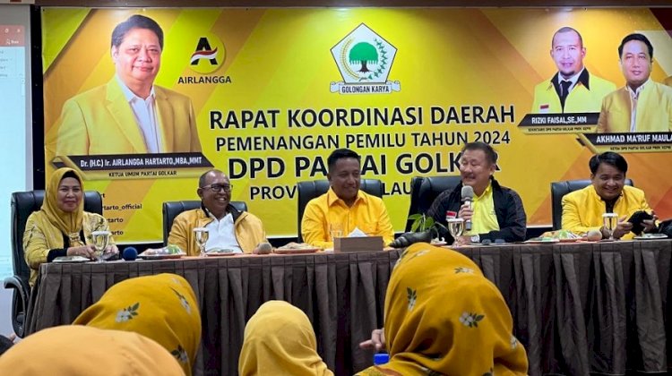 Ketua DPD Golkar Provinsi Kepri Akhmad Ma'ruf (tengah) saat memimpin rapat koordinasi/Ist