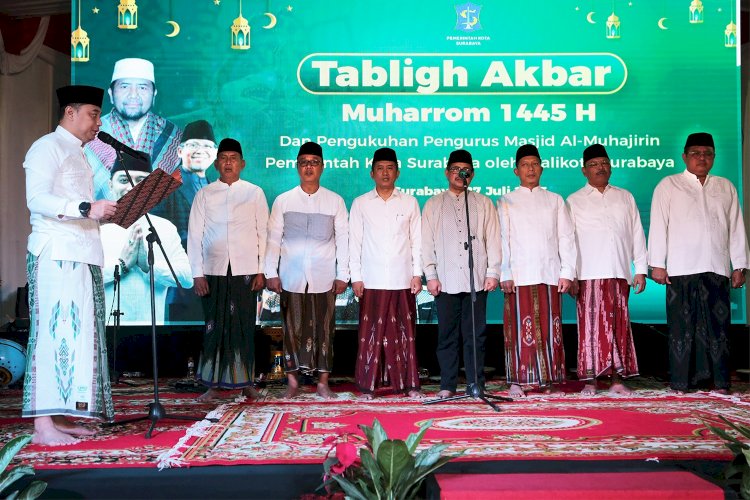 Wali Kota Eri memgukuhkan pengutus baru Masjid Al-Muhajirin/ist