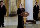 Bupati Blitar Beri Tanda Kehormatan Satyalancana Karya Satya Bagi ASN