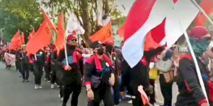 Longmarch buruh dari Bandung menuju Jakarta/Ist