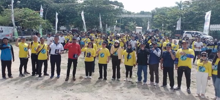 Para pemuda dan Kemenpora gelar bersih-bersih di Kawasan Pantai Melawai Dermaga Lanal TNI AU, Balikpapan/Ist