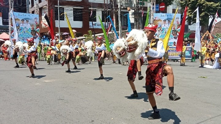 Foto : Pawai budaya di kabupaten Bondowoso/RMOLJatim