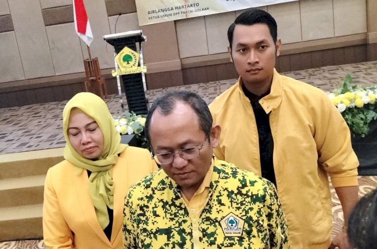 Ketua Golkar Jatim M. Sarmuji didampingi Ketua DPD ll Tuban Aditya Halindra Farizki dan Ketua DPD ll Bojonegoro Hj. Mitroatin
