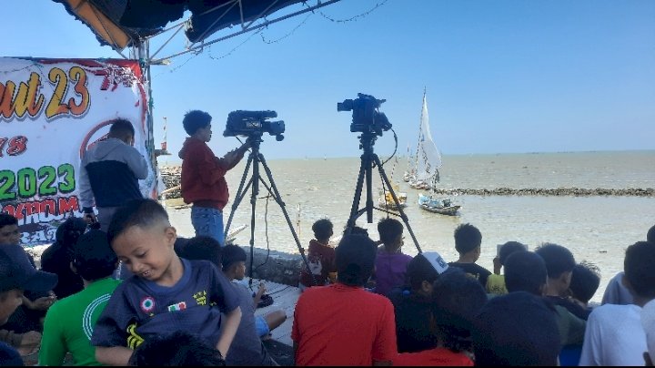 Acara lomba perahu Festival Laut 23, dihadiri unsur Muspika Kwanyar dan aparat Pemerintah Desa Kwanyar Barat.