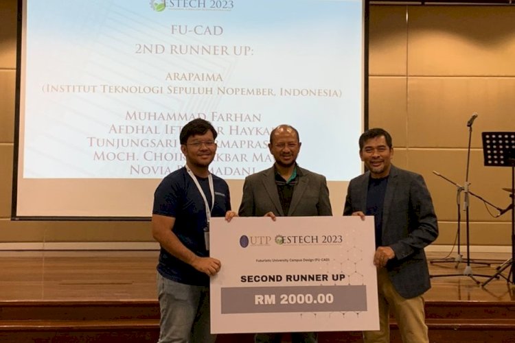 Penyerahan penghargaan kepada Tim Arapaima ITS yang diwakilkan dari Universiti Teknologi Petronas, Malaysia/Ist