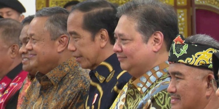 Menko Perekonomian RI Airlangga Hartarto dalam Rapat Koordinasi Nasional Pengendalian Inflasi tahun 2023 yang bertemakan "Memperkuat Sinergi dan Inovasi untuk Stabilisasi Harga Menuju Ketahanan Pangan Nasional yang Berkelanjutan" di Istana Negara, Kamis (31/8)/Ist