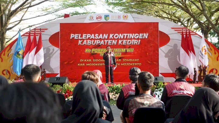 Foto : pemberangkatan kontingen porprov kabupaten Kedir