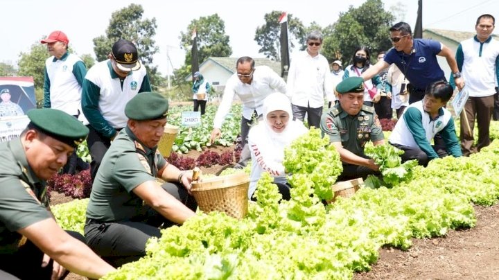 Gubernur Khofifah dan Pangdivif 2 Kostrad Haryanto