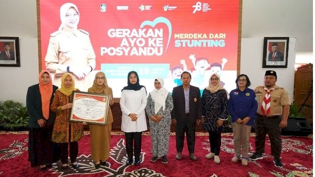 Caption: Bupati Ipuk meluncurkan Program Posyandu Terintegrasi di Pendopo Sabha Swagata/Humas Pemkab Bwi