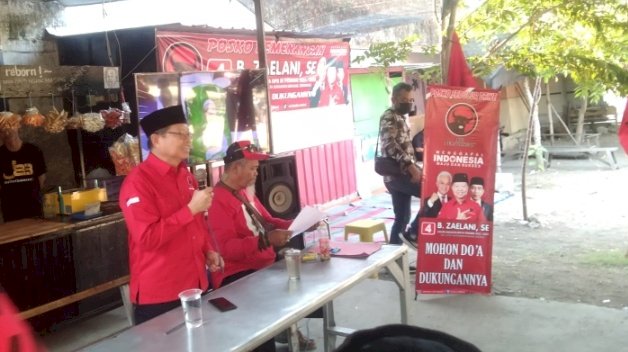 Teks foto: B. Zaelani menyapa warga dan Kader PDI Perjuangan di Warkop Billiar di Jalan Raden Patah Sidoarjo/RMOLJatim