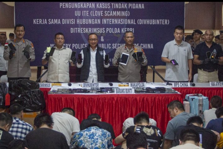 Ditreskrimsus Polda Kepri saat jumpa pers/ist