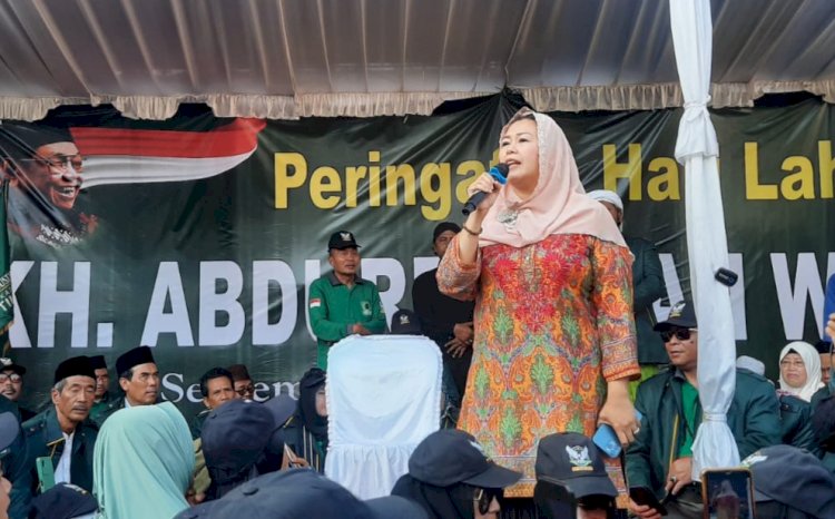 Yenny Wahid saat menghadiri Apel Kebangsaan Barikade Gus Dur di Unhasy, Tebuireng/RMOLJatim