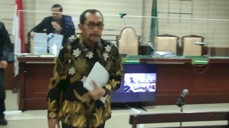 Sahat Tua P Simandjuntak usai sidang tuntutan/RMOLJatim