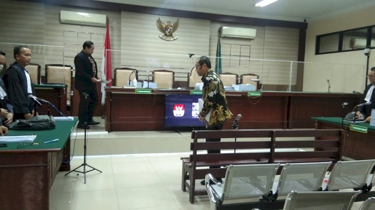 Sahat Tua Simandjuntak usai sidang tuntutan/RMOLJatim