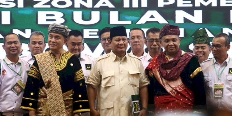 Yusril Ihza Mahendra dan Prabowo Subianto di acara 