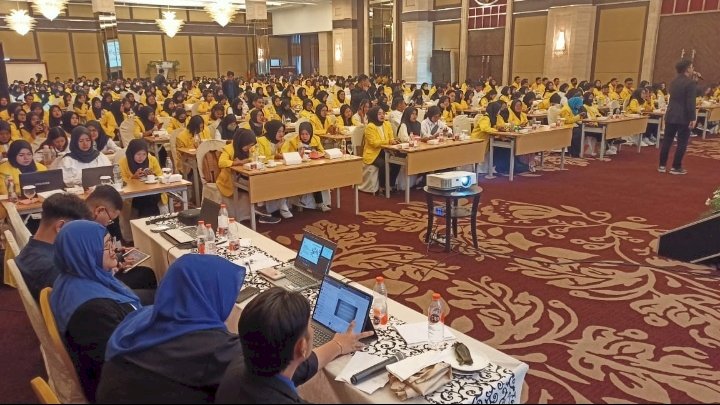 Orientasi mahasiswa Universitas Terbuka Surabaya di Wyndham Hotel 