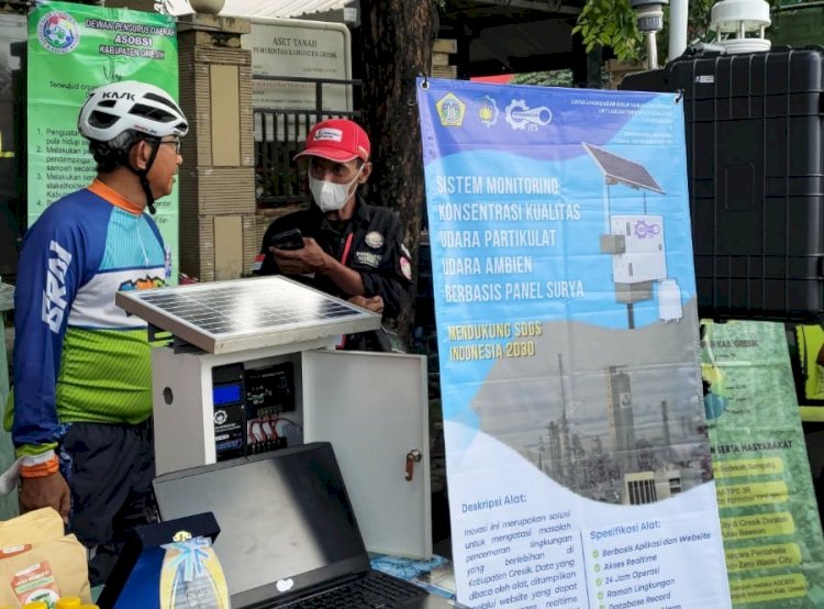 Alat pemantau udara ciptaan mahasiswa Departemen Teknik Instrumentasi ITS saat diperkenalkan pada kegiatan Car Free Day di Kabupaten Gresik/Ist