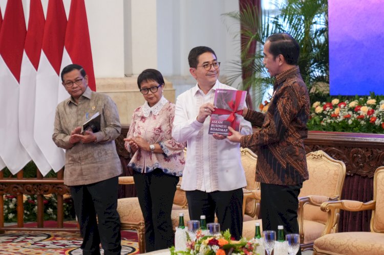 Dari kiri Pramono Anung, Retno Marsudi, Arsjad Rasjid, dan Presiden Jokowi/Ist