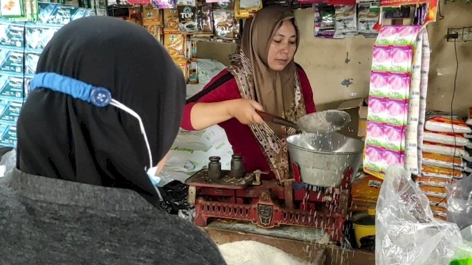 Fitri penjual beras di pasar pahing kota Kediri