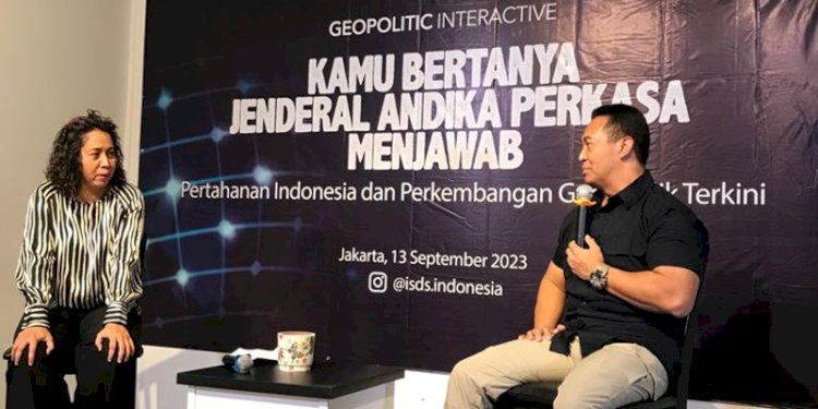 Jenderal TNI (Purn) Andika Perkasa dalam diskusi interaktif yang diselenggarakan oleh Indonesia Strategic and Defence Studies (ISDS) bertema "Kamu Bertanya, Jenderal Andika Perkasa Menjawab" di kafe Dignity, Jakarta Selatan, Rabu (13/9)/Ist