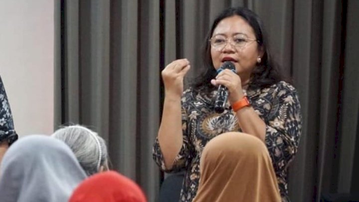 Legislator DPRD Jatim, Agatha Retnoaari 