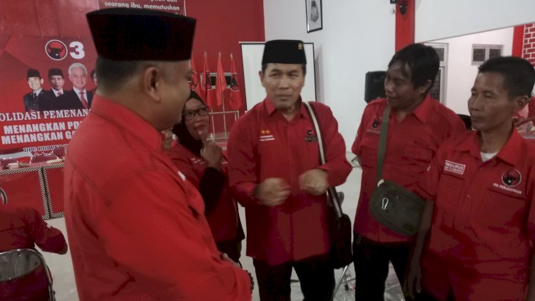 Keterangan foto : Bupati Wonogiri Joko Sutopo berbagi strategi dengan kader PDIP kota Madiun/RMOLJatim.