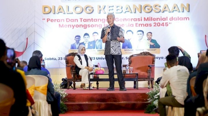 Ganjar Pranowo saat di Unitomo Surabaya 