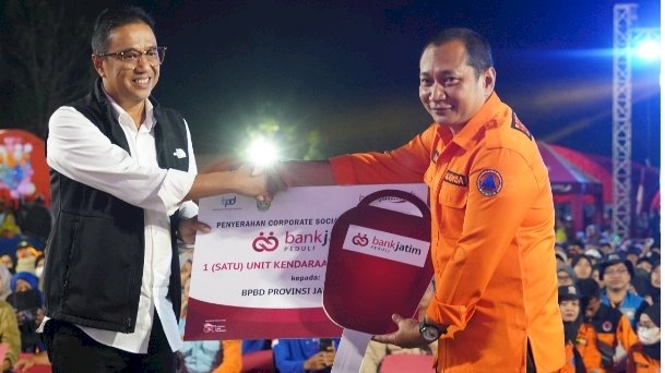 Bank Jatim Serahkan CSR Kendaraan Operasional Kepada BPBD Jawa Timur 