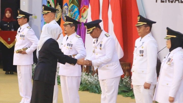 Gubernur Khofifah melantik beberapa kepala daerah 