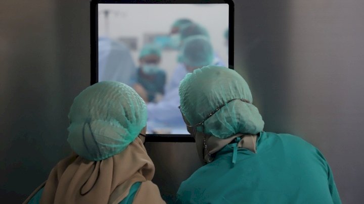 Teks foto: live surgery atau menampilkan jalannya tindakan operasi secara langsung/ist