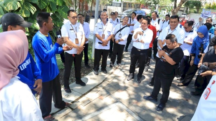 Teks foto: Sejumlah Kepala Sentra dan Kepala Balai Besar Kemensos RI berkunjung ke UPT  Pemkot Surabaya/ist