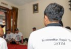Saat para Komunitas Truk Berbagi Terpal untuk Sopir di Pasuruan
