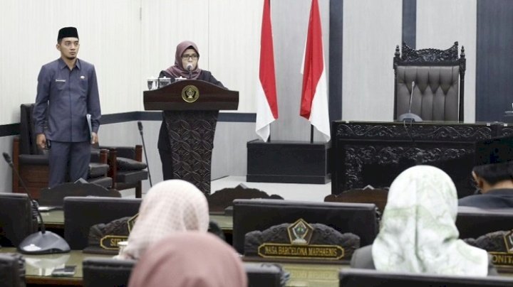 Bupati Blitar Rini Syarifah menghadiri Rapat Paripurna DPRD Kabupaten Blitar di Graha Paripurna DPRD Kabupaten Blitar