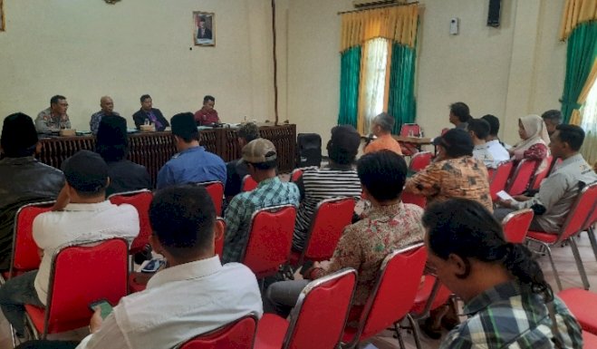 Acara mediasi antara PT Rampak Naong Jaya dan Pemerintah Desa di Pemkab Bangkalan/RMOLJatim