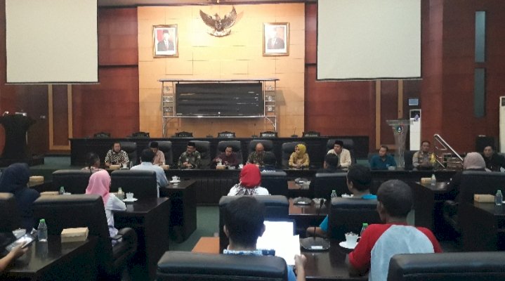 Ketua DPRD Jombang, Mas'ud Zuremi saat memimpin hearing/RMOLJatim