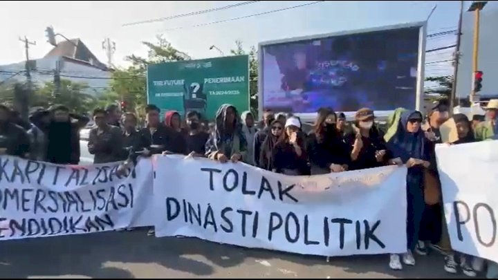 Aksi tolak dinasti politik/ ist