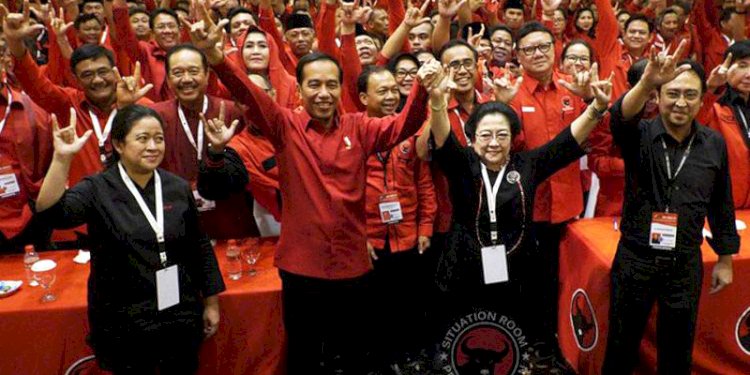 Presiden Joko Widodo bersama Ketua Umum PDI Perjuangan, Megawati Soekarnoputri, Prananda Prabowo, dan Puan Maharani/Net