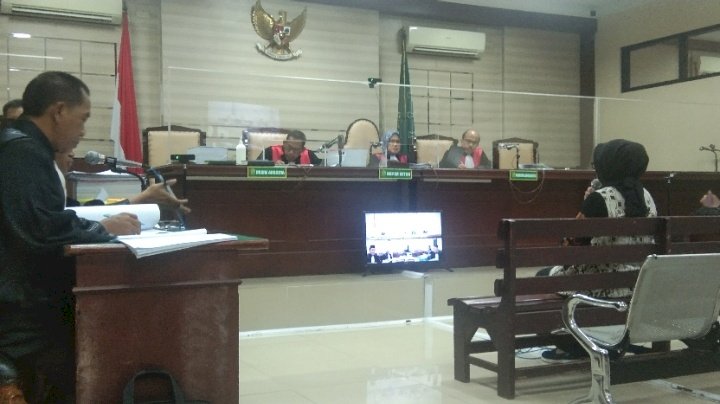 Teks foto: Sri Suarni diperiksa sebagai saksi kasus korupsi DAK Dispendik Prov Jatim/RMOLJatim