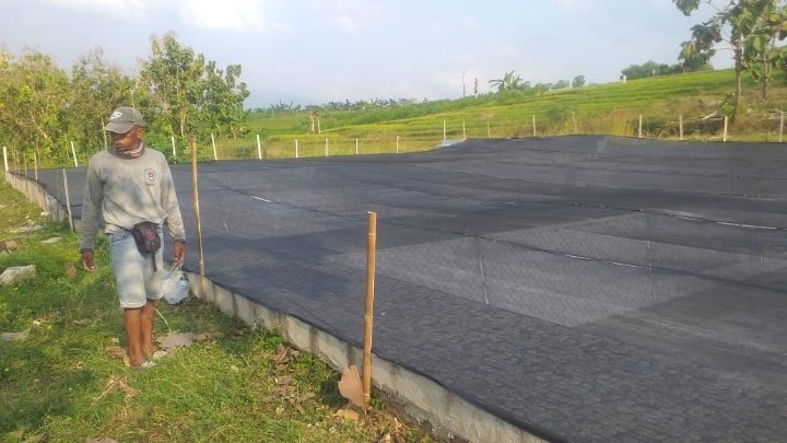 Keterangan foto : Kolam renang di desa Sukosari Madiun /ist