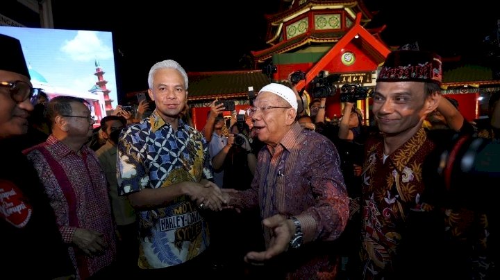 Ganjar Pranowo saat di masjid Cheng Hoo Surabaya 