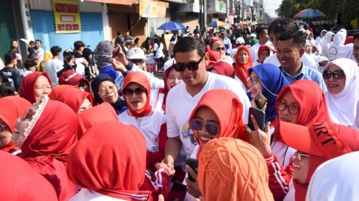 Foto : Walikota kediri saat acara World Walking Day