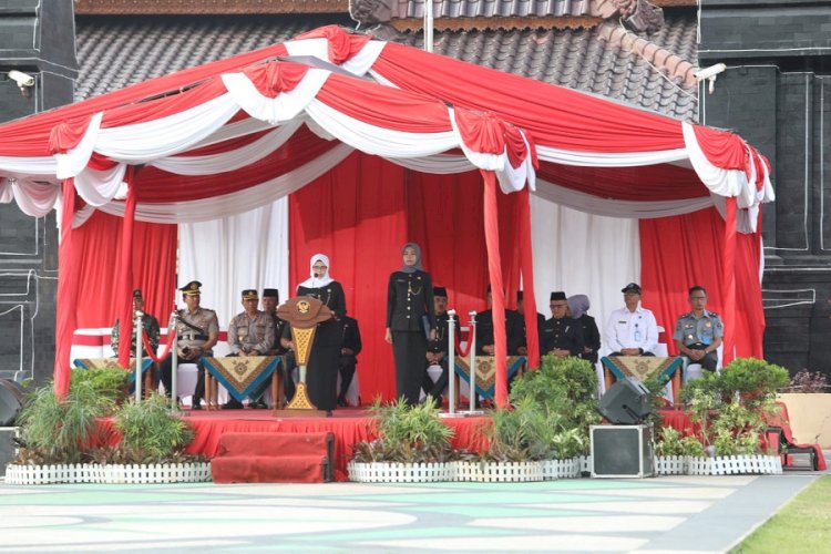 Upacara peringatan Hari Jadi ke-78 Provinsi Jawa Timur, di Alun-alun Kanigoro, Kabupaten Blitar/Ist