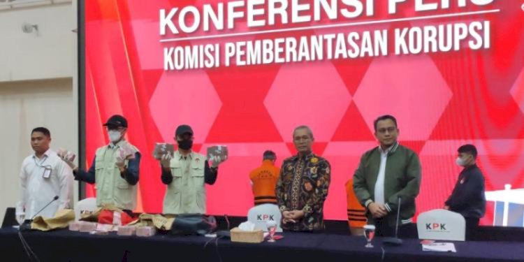 Konferensi pers kasus suap Kabasarnas RI di KPK, Senin (16/10)/RMOL